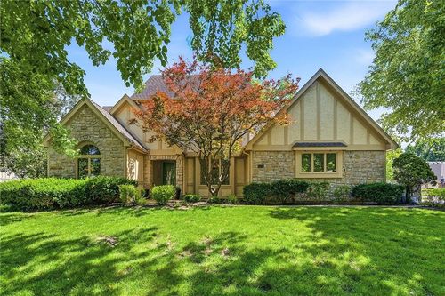 3405 W 121st St, Leawood, KS, 66209-1137 | Card Image
