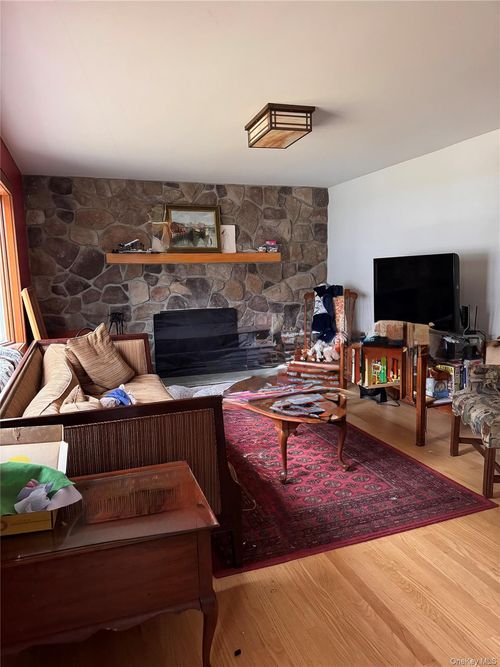 57 Swannekin Rd, Blauvelt, NY, 10913-1626 | Card Image