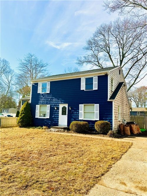 22 Huckleberry Trl, Saunderstown, RI, 02874-2337 | Card Image