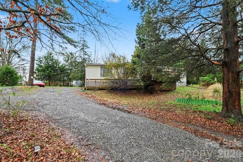 6107 Raintree Cir, Concord, NC, 28027-7676 | Card Image