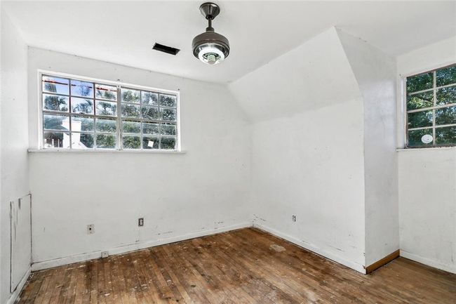 Upstairs bedroom | Image 10