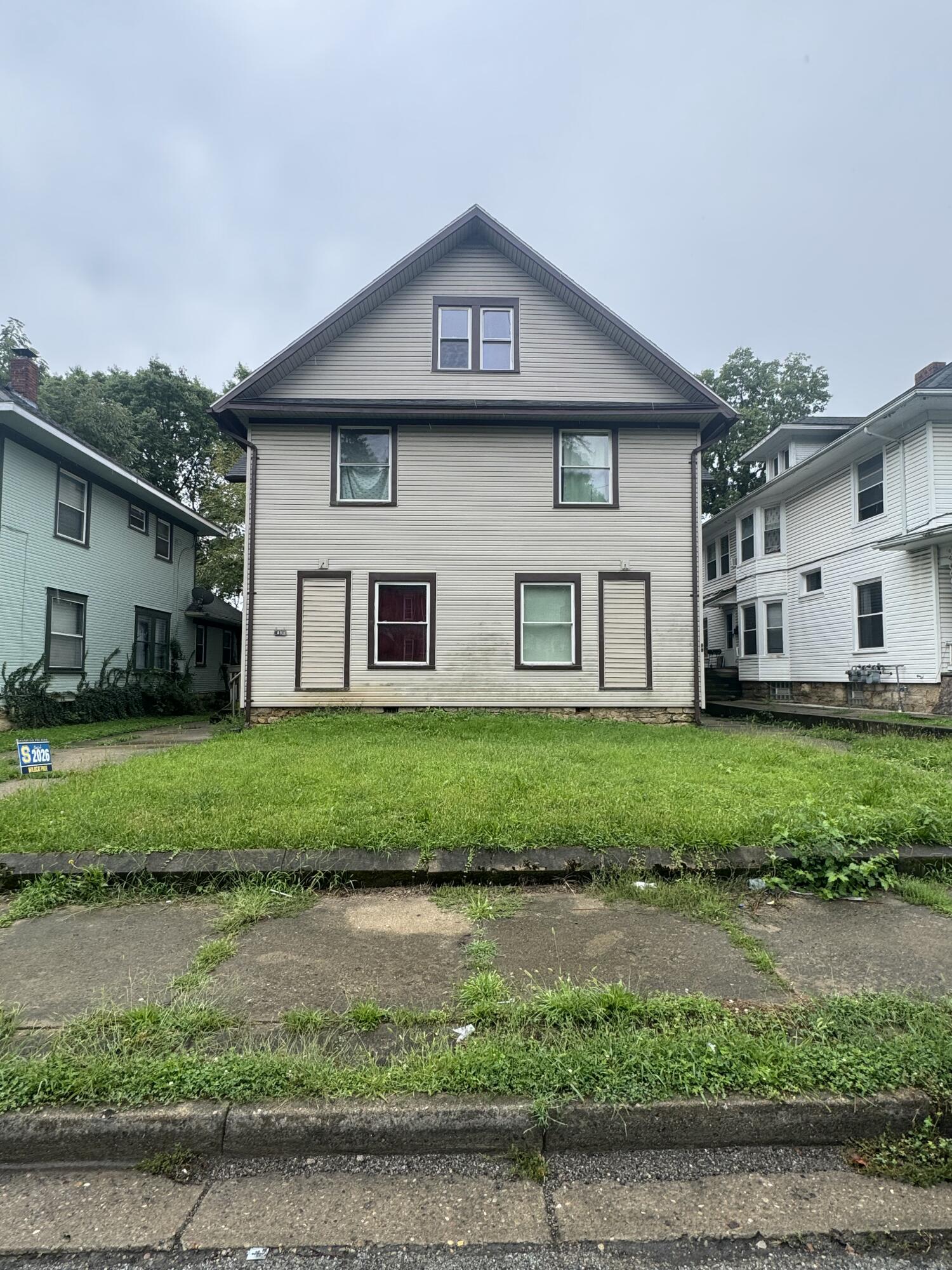 37 E Cassilly St, Springfield, OH 45504