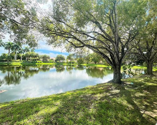 103-153 Lakeview Dr, Weston, FL, 33326 | Card Image