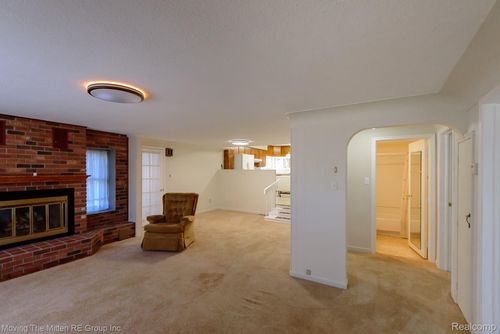 19126 Savage Rd, Belleville, MI, 48111-9623 | Card Image