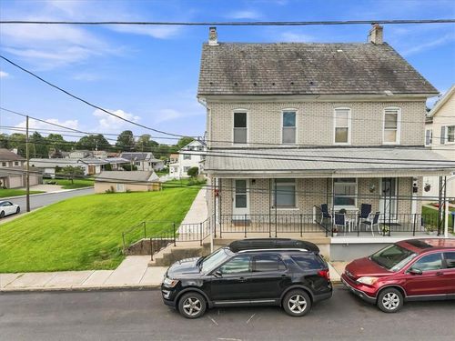19 S 15th St, CATASAUQUA, PA, 18032-1208 | Card Image