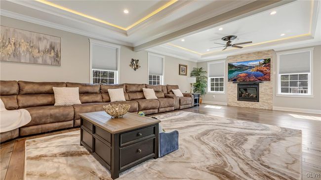Living Room | Image 11