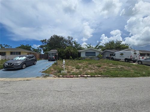 7809 Waxwood Dr, PORT RICHEY, FL, 34668-2952 | Card Image