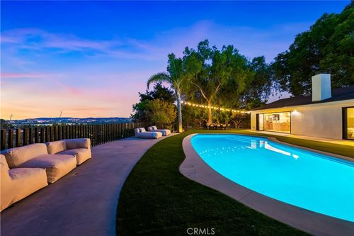 7024 Middlesbury Ridge Cir, West Hills, CA, 91307-1813 | Card Image