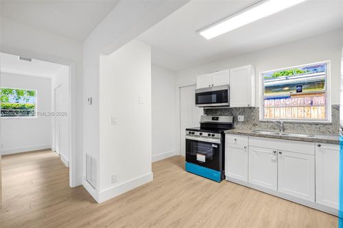 2033 Dewey St, Hollywood, FL, 33020-6923 | Card Image