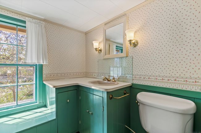 Full bath upper level with bedrooms | Image 27