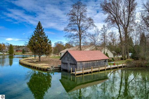 195 Cedar St, Leland, MI, 49654 | Card Image
