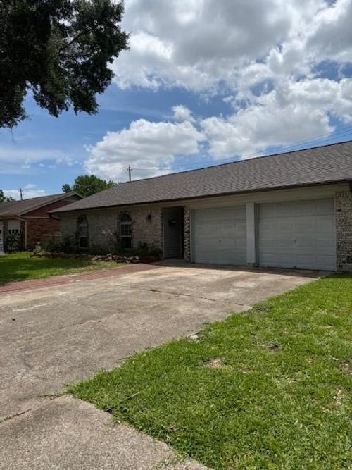 10014 Carlow Ln, La Porte, TX, 77571-4011 | Card Image