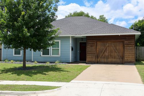 2701 Easter Ave, Dallas, TX, 75216-3243 | Card Image