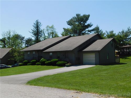 100 Walnut Tree Dr, Salem, IN, 47167-9403 | Card Image