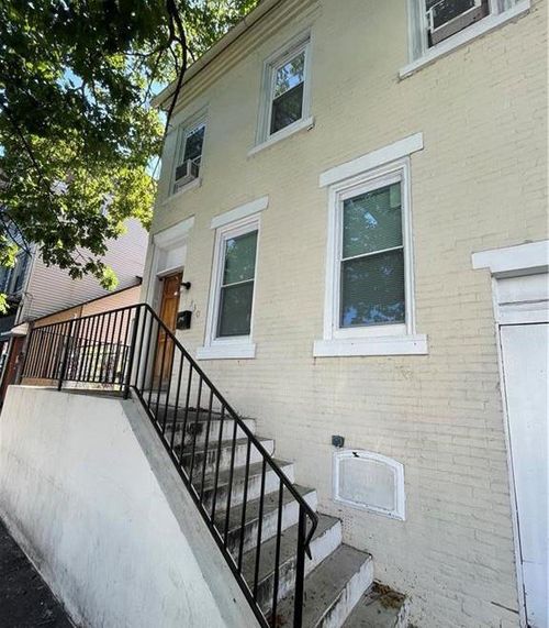 1-330 N 7th St, Allentown, PA, 18102-3212 | Card Image