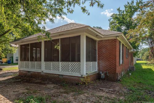 615 Water St, North Little Rock, AR, 72117-4412 | Card Image