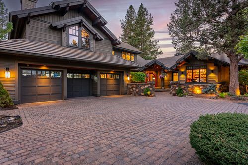 19375 Cayuse Crater Ct, Bend, OR, 97702-1121 | Card Image