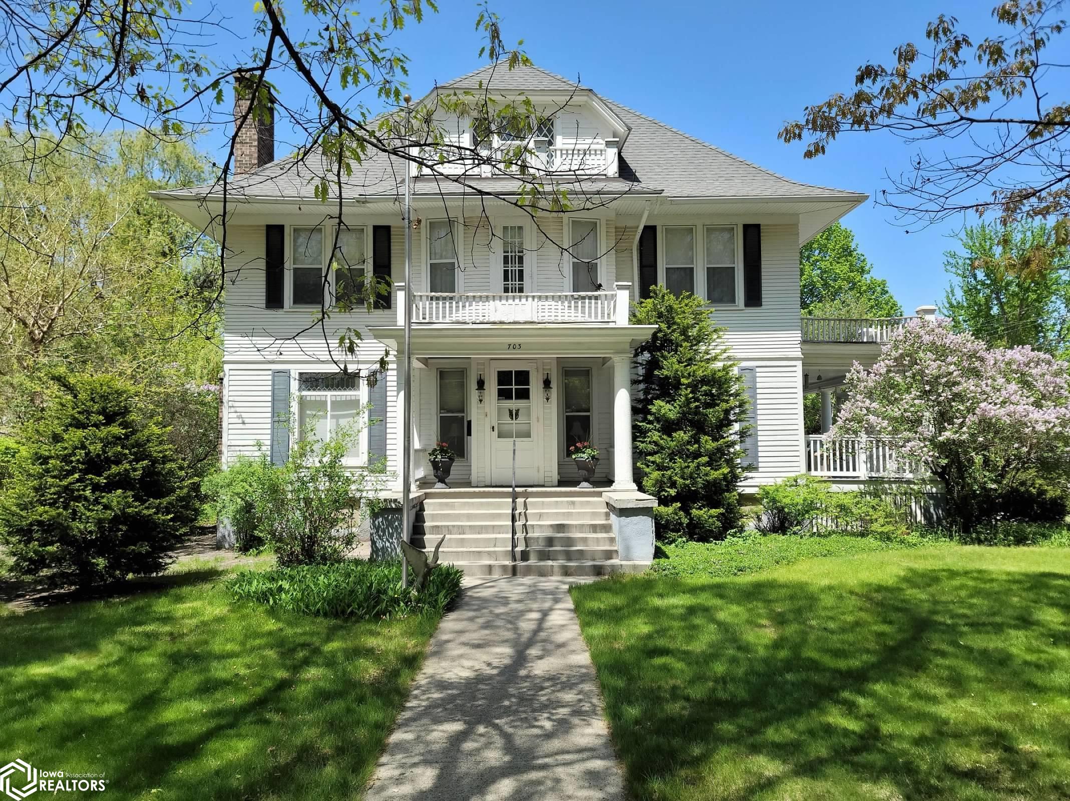Broadway St, Eagle Grove, IA 50533