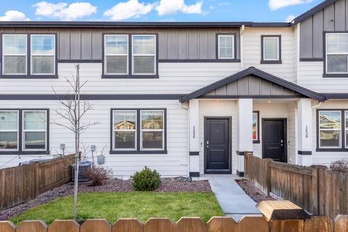 1226 Nw Upas Pl, Redmond, OR, 97756-2069 | Card Image