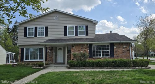 41757 Cherry Hill Rd, Novi, MI, 48375-2515 | Card Image