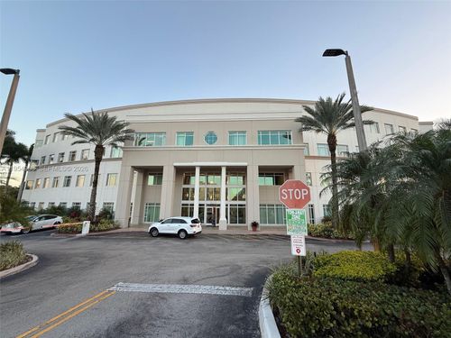 312-8200 Nw 41st St, Doral, FL, 33166 | Card Image