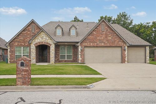 7818 N 144th East Ave, Owasso, OK, 74055-2265 | Card Image