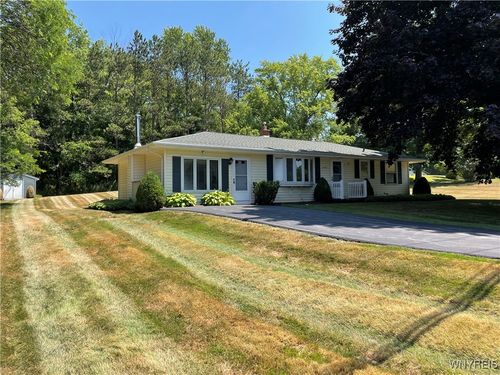 4351 Two Rod Rd, East Aurora, NY, 14052-9693 | Card Image