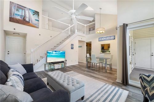 apt-7-6-1940 Westminster Cir, Vero Beach, FL, 32966-8023 | Card Image