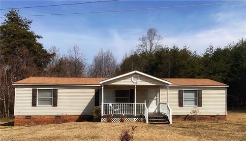 145 Oriole Dr, Stoneville, NC, 27048-8204 | Card Image