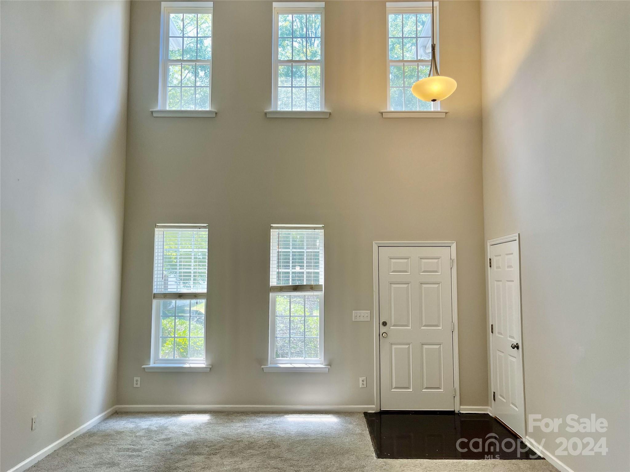Abigail Glen Dr, Charlotte, NC 28212