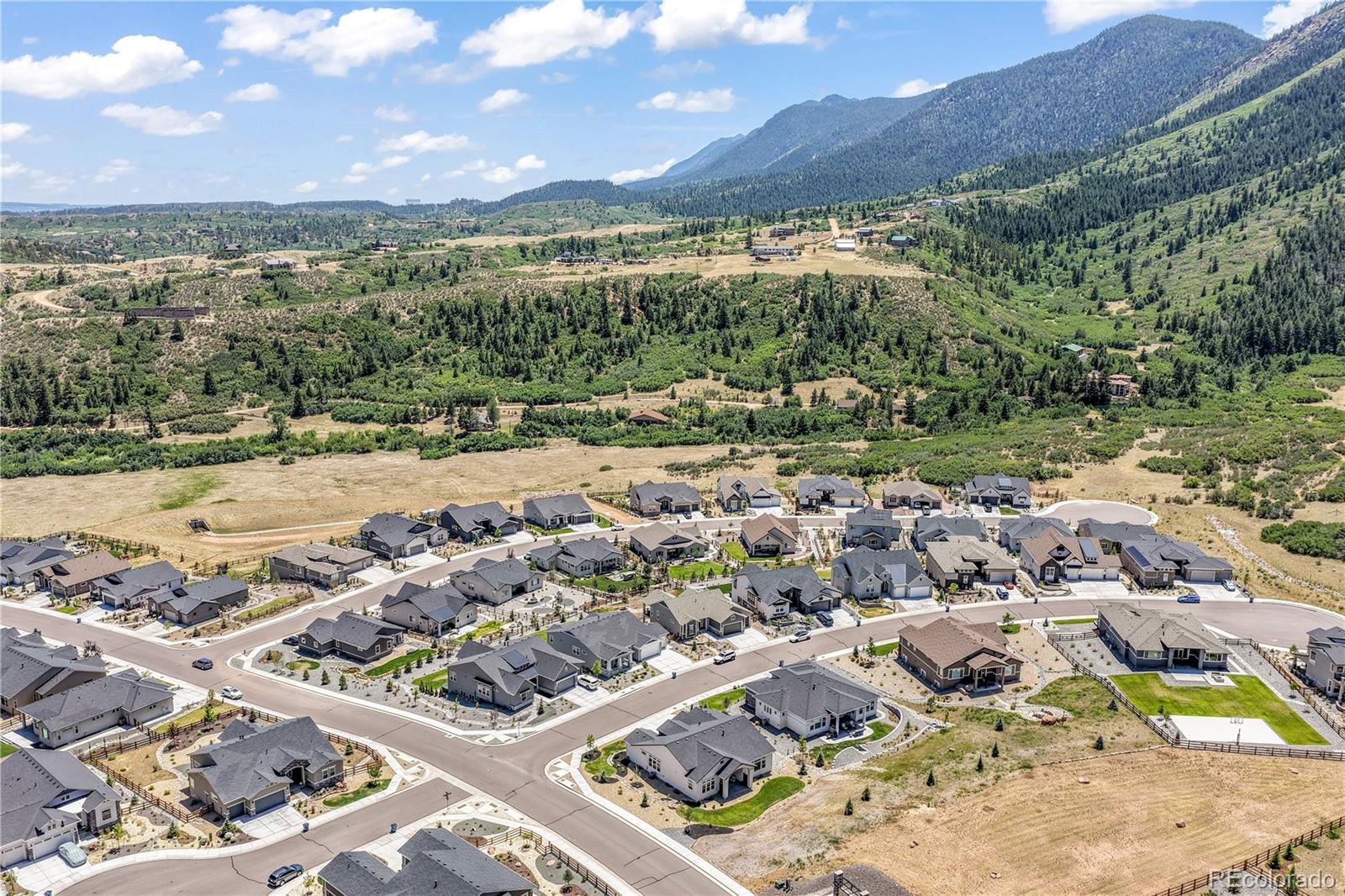 Residential in Monument 4