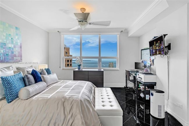 APT-3803 - 848 Brickell Key Dr, Condo with 1 bedrooms, 2 bathrooms and null parking in Miami FL | Image 23