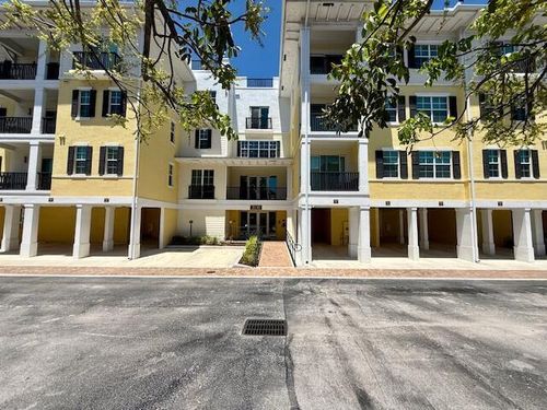 404-3130 W Latitude Cir, Delray Beach, FL, 33483-8064 | Card Image