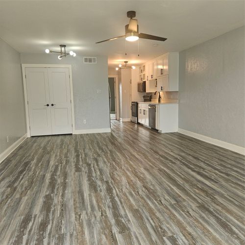 unit-232-91 Runaway Bay Dr, Runaway Bay, TX, 76426-9491 | Card Image