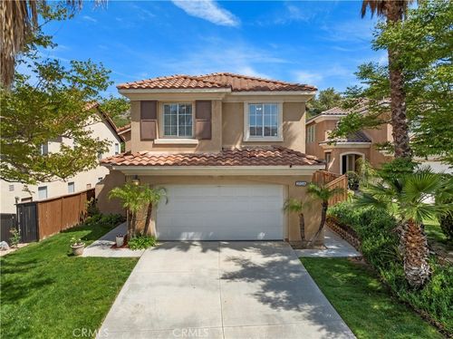 20334 Colina Dr, Canyon Country, CA, 91351-6945 | Card Image