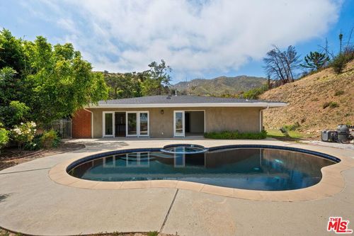 1812 Manzanita Park Ave, Malibu, CA, 90265-3016 | Card Image