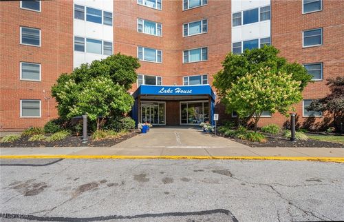 apt-318-11850 Edgewater Dr, Lakewood, OH, 44107-6402 | Card Image