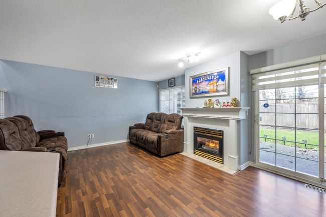 36 - 13499 92 Avenue, Townhouse with 3 bedrooms, 2 bathrooms and 2 parking in Surrey BC | Image 5