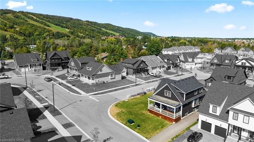 150 Courtland St, Blue Mountains, ON, L9Y5L7 | Card Image