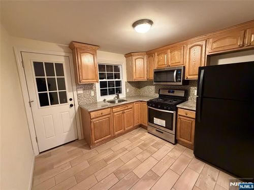 433-431-433 E 25th St, Paterson, NJ, 07514-2306 | Card Image