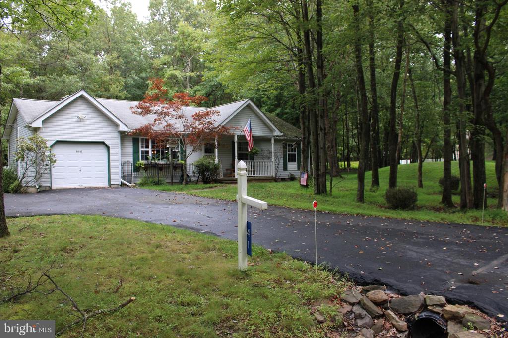 Larch Ln, Albrightsville, PA 18210