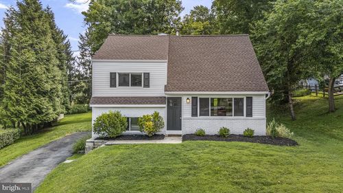 28 Jacqueline Dr, PAOLI, PA, 19301-1716 | Card Image