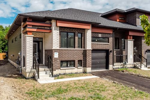 3056 Av Sandy Acres, Severn, ON, L3V8P8 | Card Image