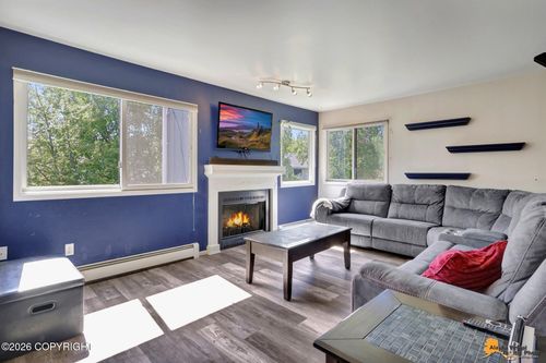 3-204-1630 Eastridge Dr, Anchorage, AK, 99501-5758 | Card Image