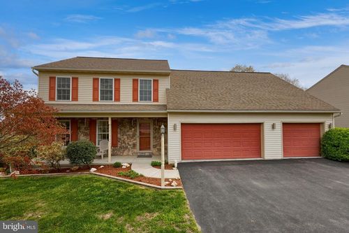 435 N Burberry Ln, MOUNT WOLF, PA, 17347-8720 | Card Image