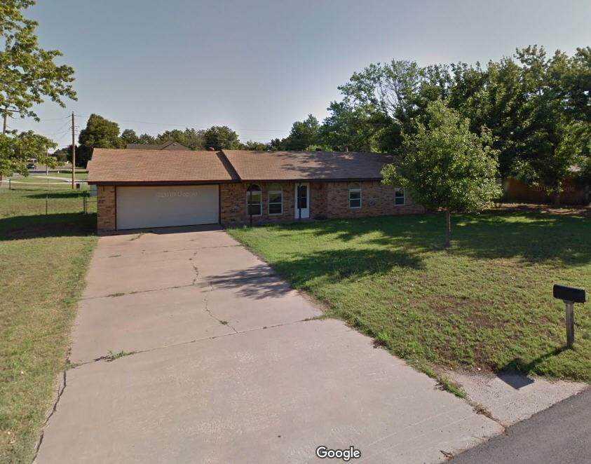 Lanier Dr, Weatherford, OK 73096