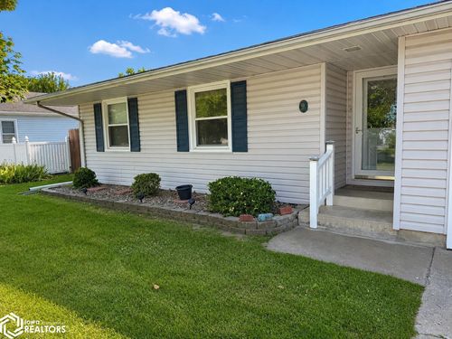 9 Sunset Ln, Fort Madison, IA, 52627-2189 | Card Image