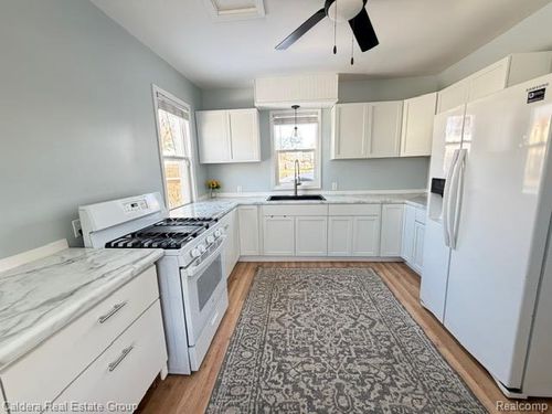 727 Griswold St, Port Huron, MI, 48060-5846 | Card Image