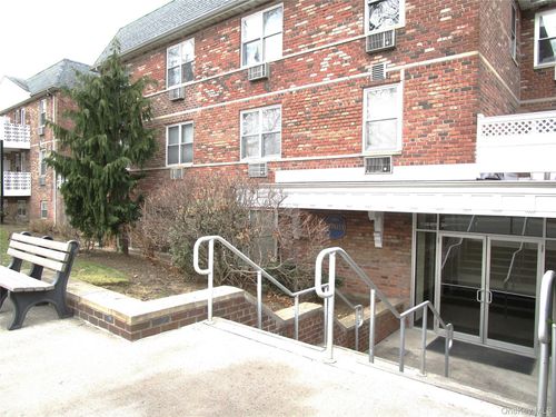 apt-227-40 Daley Pl, Lynbrook, NY, 11563-2216 | Card Image