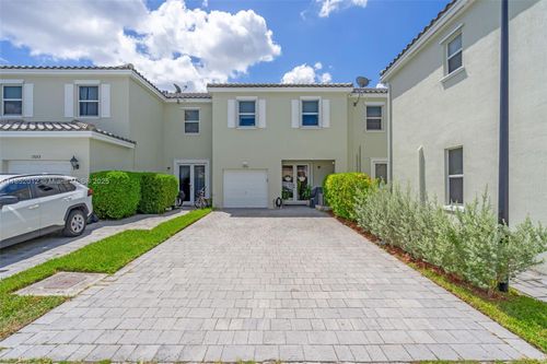 17075 Sw 93rd St, Miami, FL, 33196-4740 | Card Image